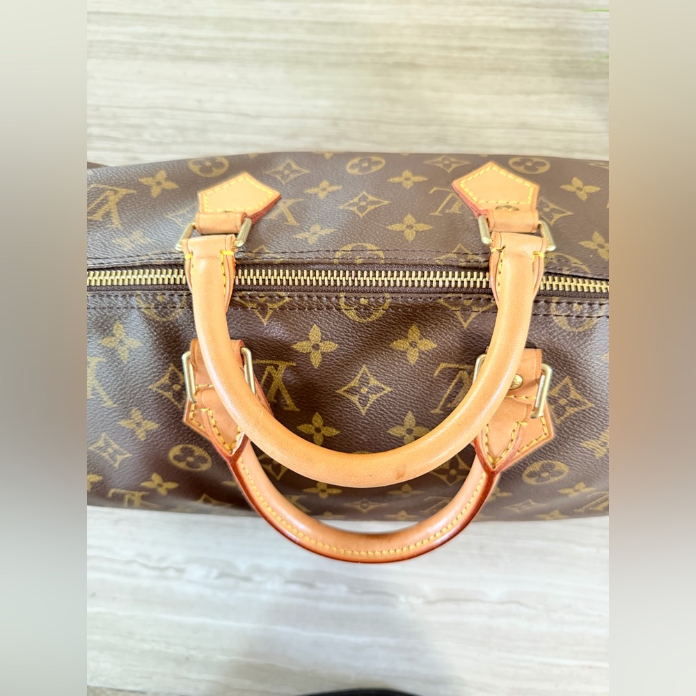 Louis Vuitton Vintage Monogram Speedy 35 - Picture 13 of 16